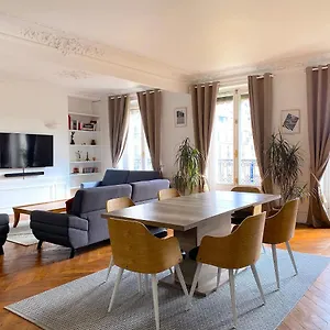 Apartment Marvellous Sunbathed 3br At The Heart Of